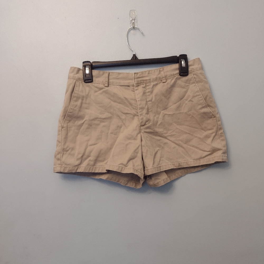 Khaki shorts!🤎